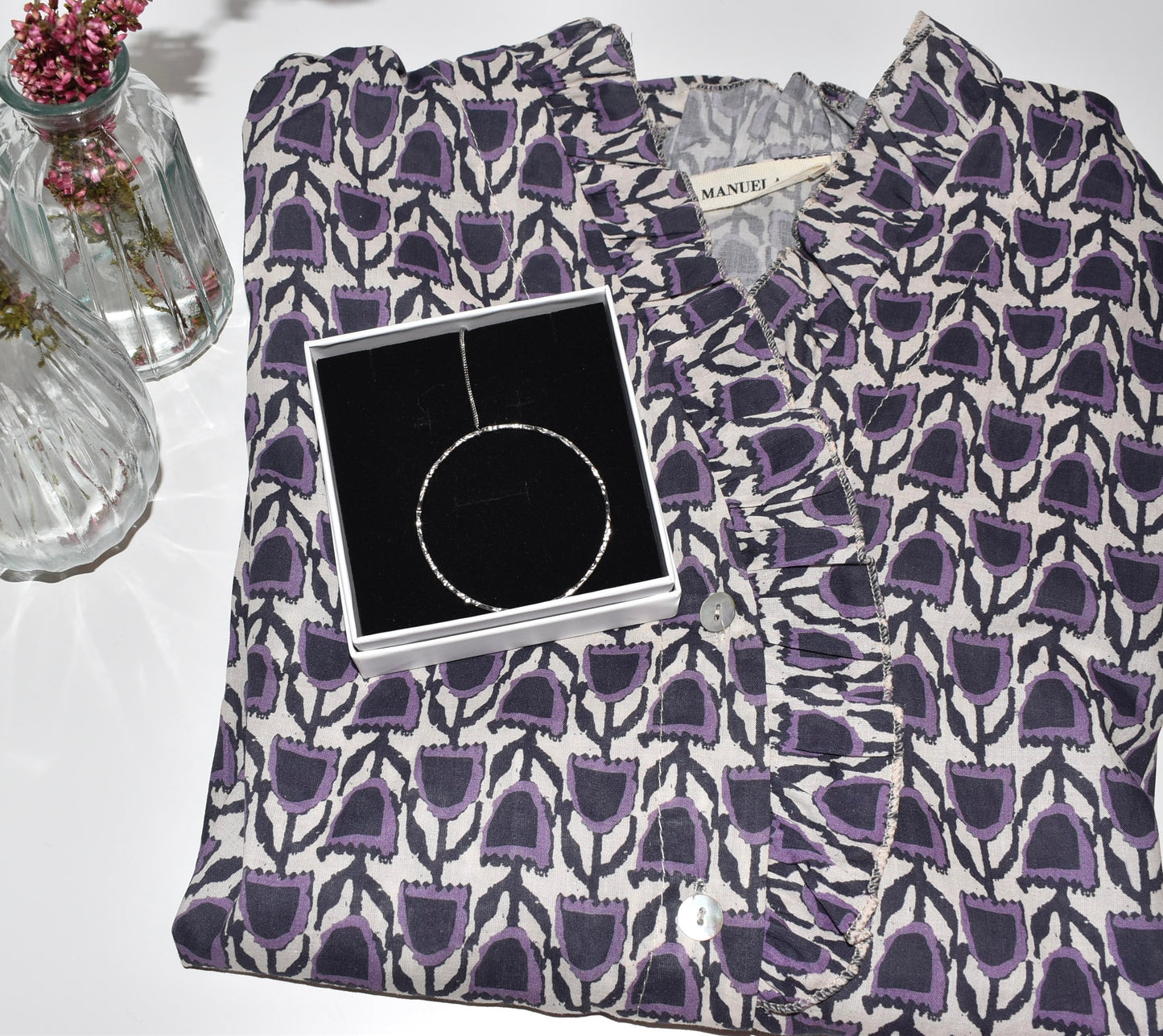 PACK BLUSA NORA + COLGANTE ÉMERAUDE PLATEADO