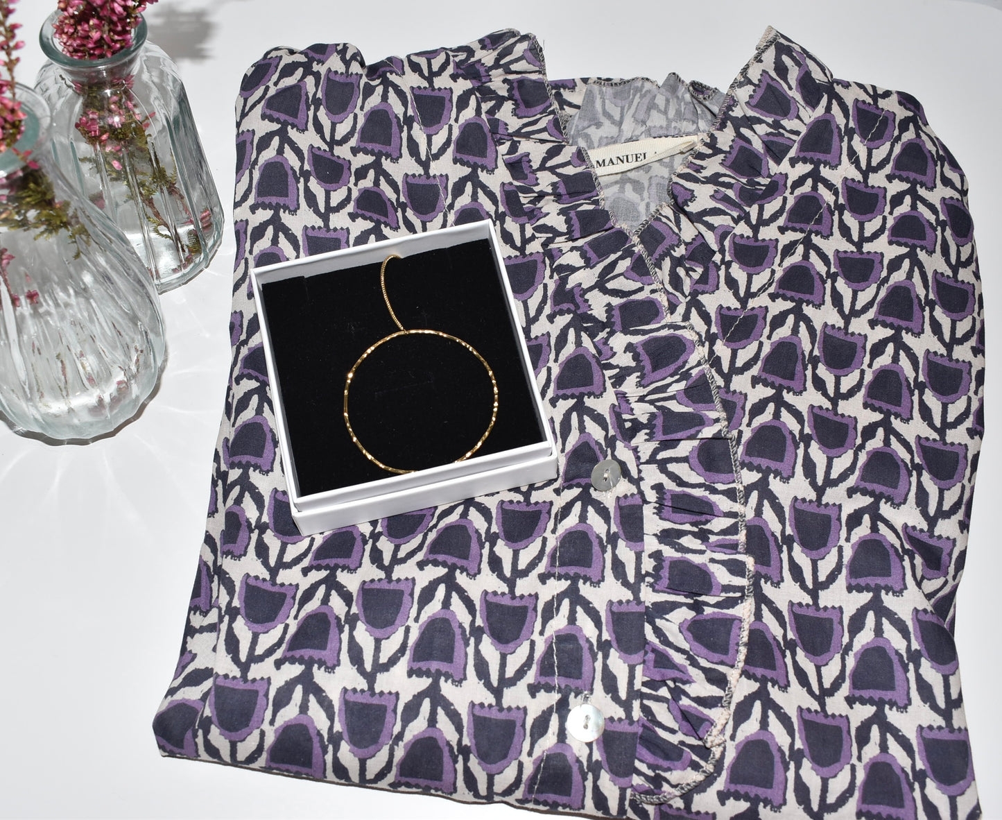 PACK BLUSA NORA + COLGANTE ÉMERAUDE DORADO