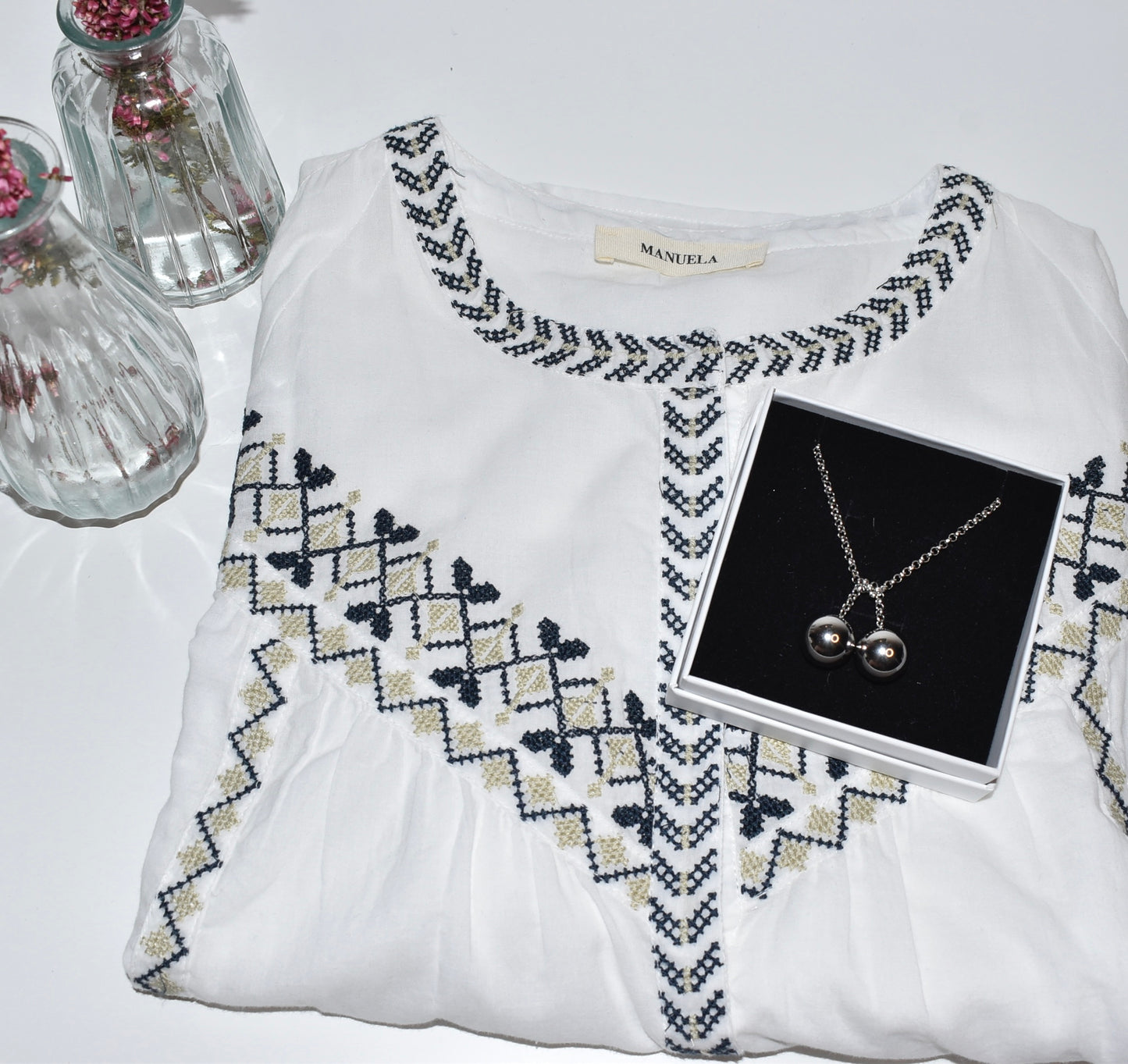 BLUSA DANTE + COLGANTE CLAUDE