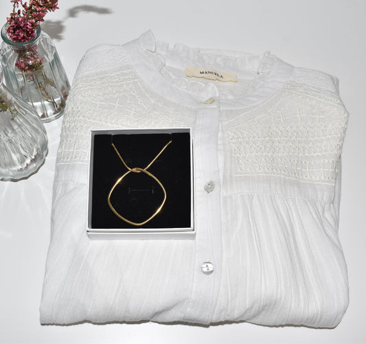 PACK BLUSA VENICE + COLGANTE DELPHINE DORADO