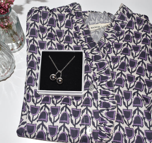 PACK BLUSA NORA + COLGANTE CLUADE PLATEADO