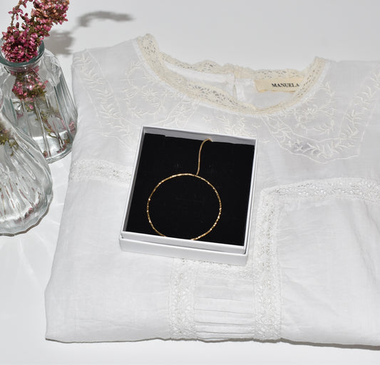 PACK BLUSA BOUQUET + COLGANTE ÉMERAUDE DORADO
